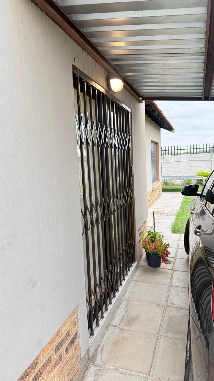 3 Bedroom Property for Sale in Waterkloof East North West